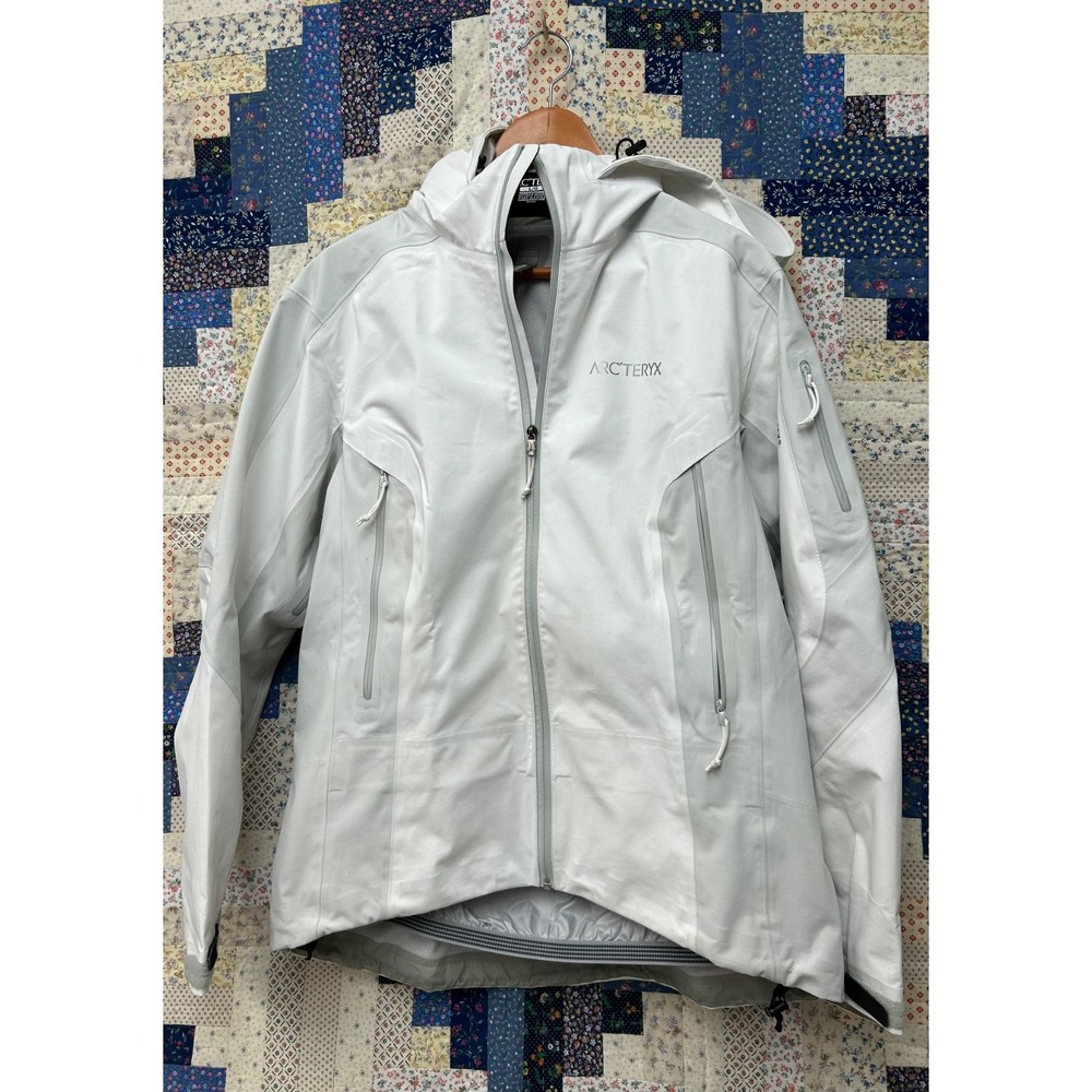 Arc'teryx Stingray white hooded women's goretext jacket size L
